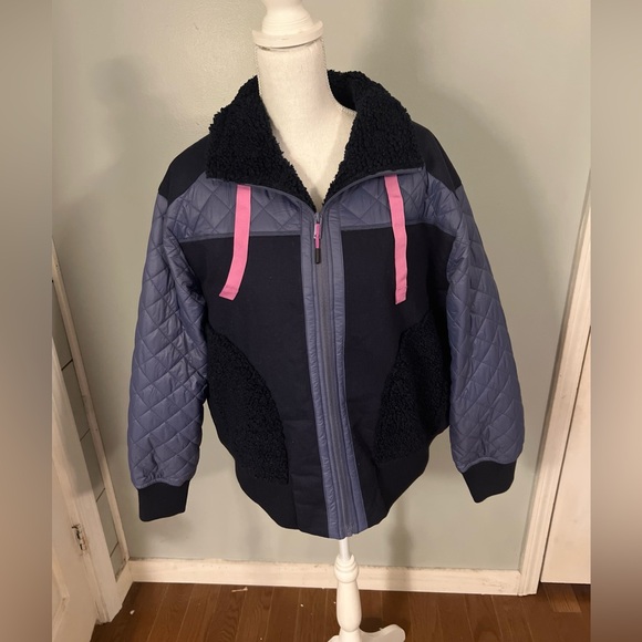 Bass Outdoors Bomber Jacket - Picture 3 of 10